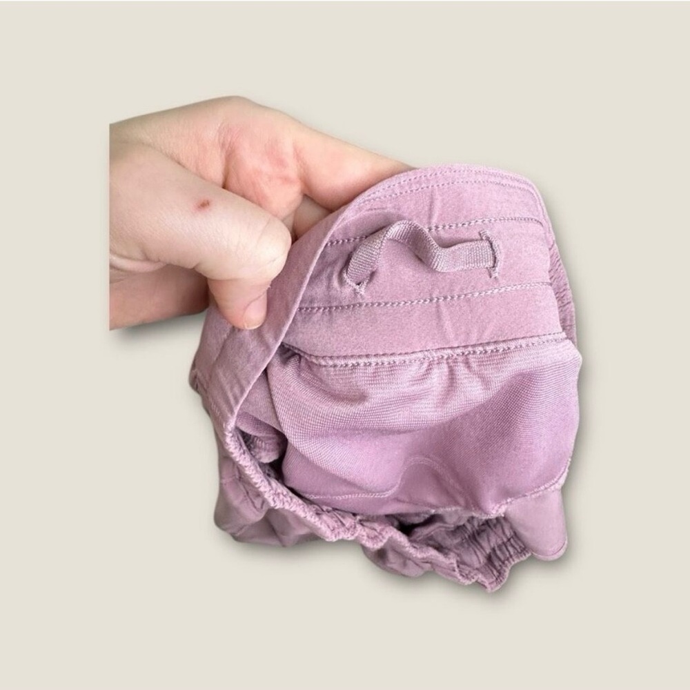 lululemon hotty hot 2.5” Low Rise Women's Dusty Purple Athletic Shorts - Picture 6 of 9